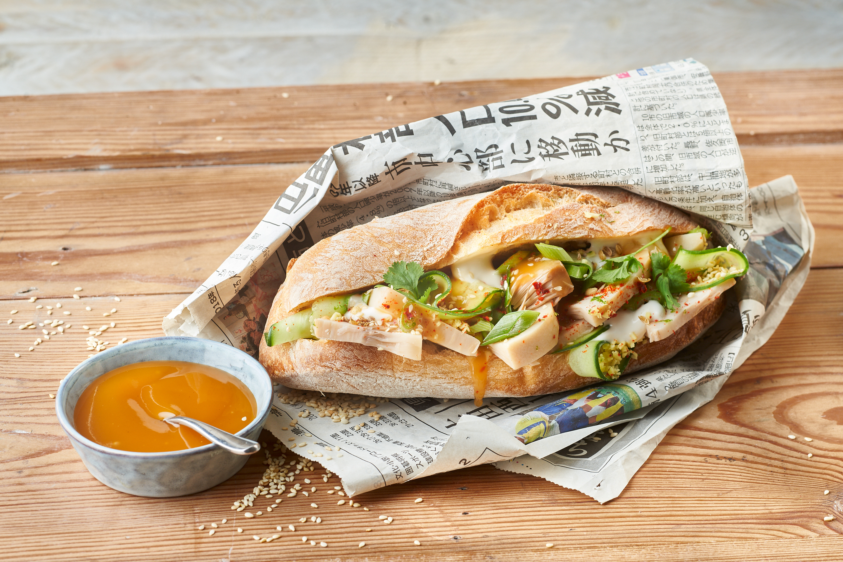 Vietnamesisches Banh Mi Sandwisch mit Develey Süß-Sauer Sauce