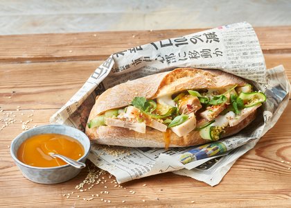 Vietnamesisches Banh Mi Sandwisch mit Develey Süß-Sauer Sauce