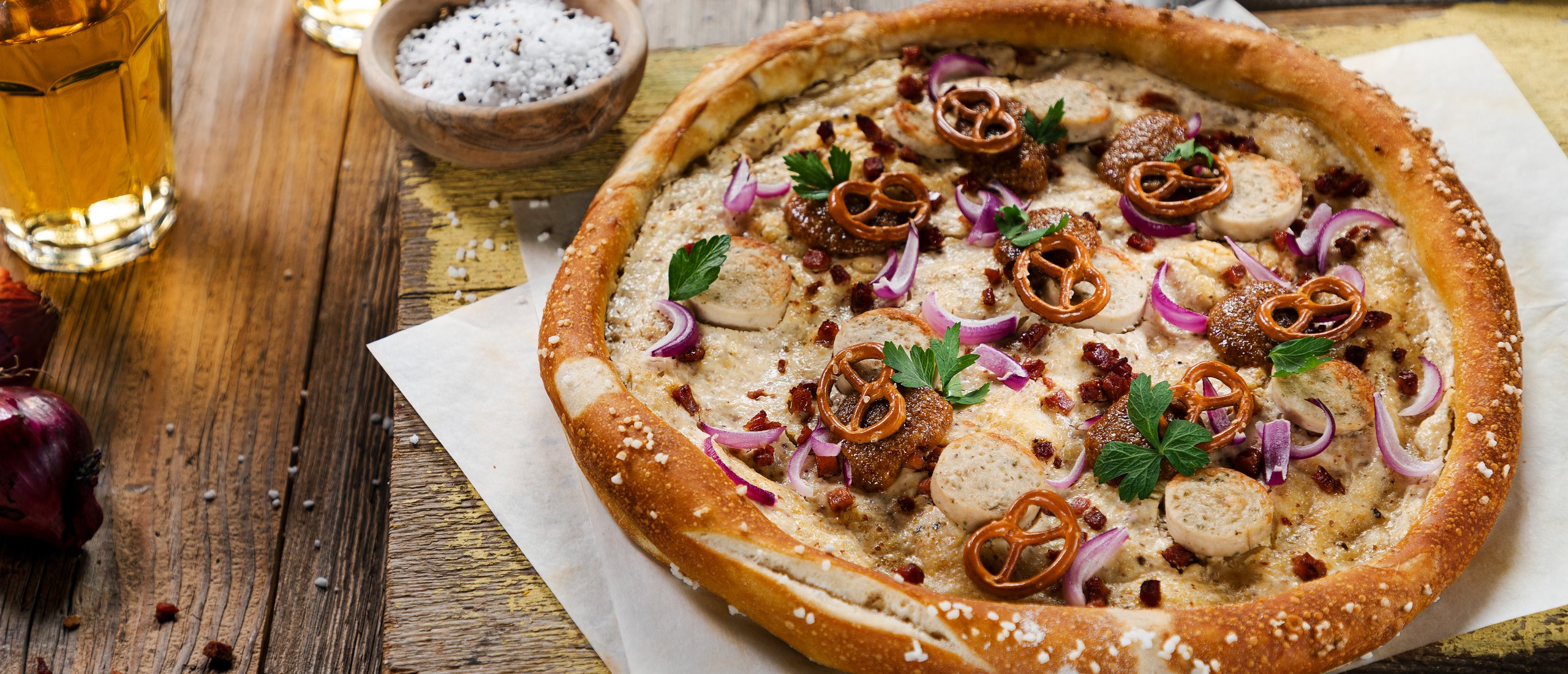 Develey Rezept: Weißwurst-Pizza mit süßem Senf
